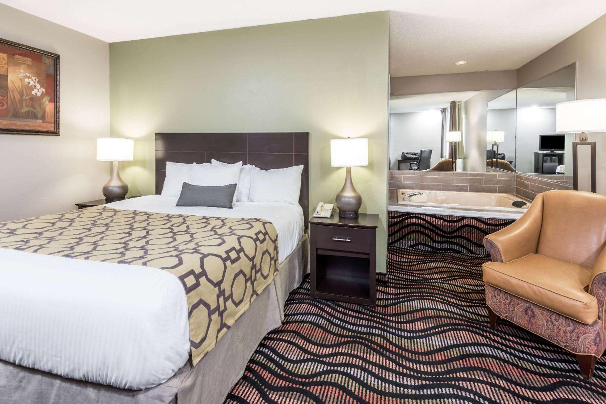 Baymont By Wyndham Cambridge Exterior foto